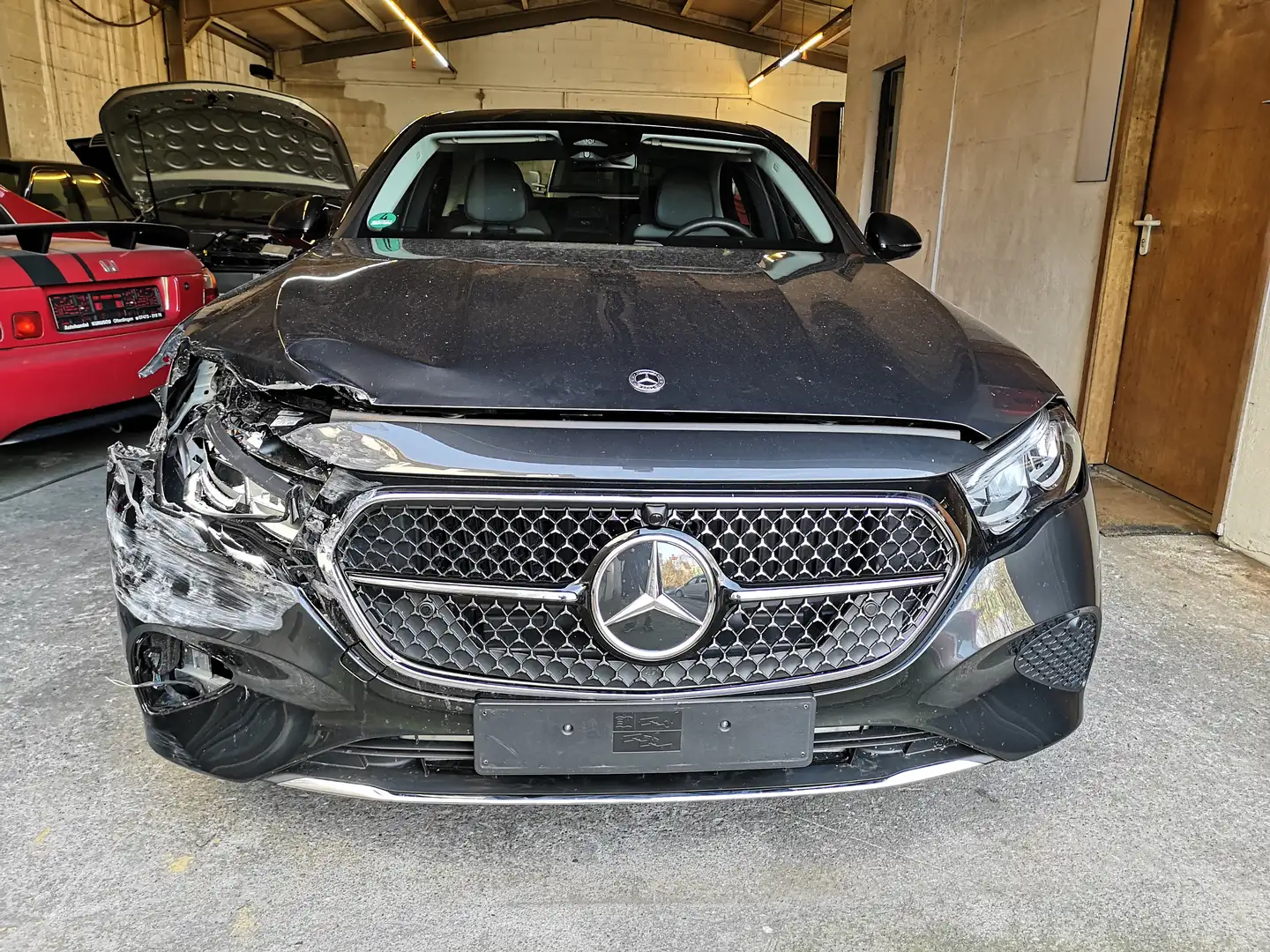 Mercedes-Benz E 220 d Avantgarde Seitenschaden Vollfahrbereit Grau - 2