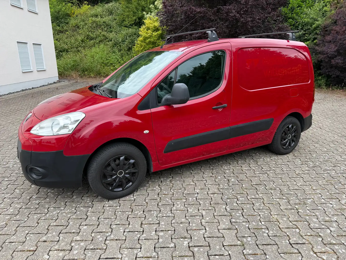 Peugeot Partner 1.6 HDI L1 Komfort*93.000KM*AHK*TÜV/AU 06-2027 Rood - 2