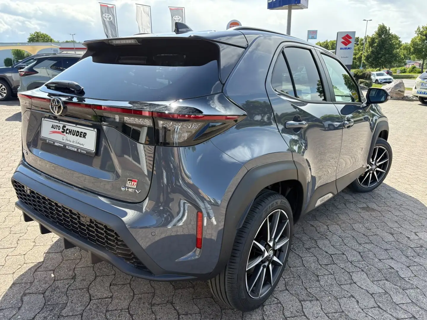 Toyota Yaris Cross GR SPORT **JBL/HUD** Gris - 2