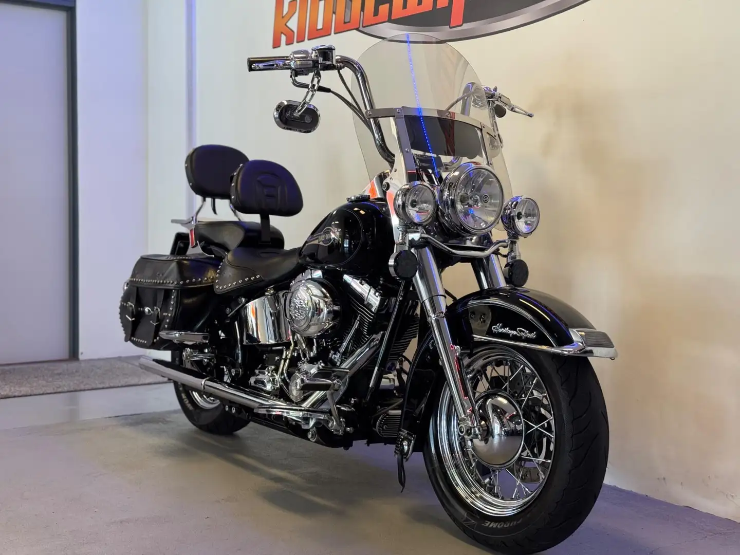 Harley-Davidson Heritage Softail Chopper 96 FLSTC 2007 V&H Duals Full Options Zwart - 1