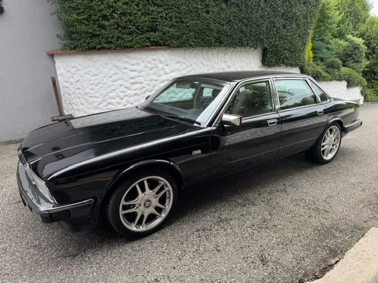 Jaguar Daimler XJ40, foto 4