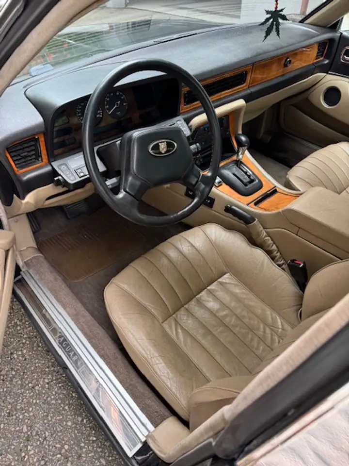 Jaguar Daimler XJ40, foto 5
