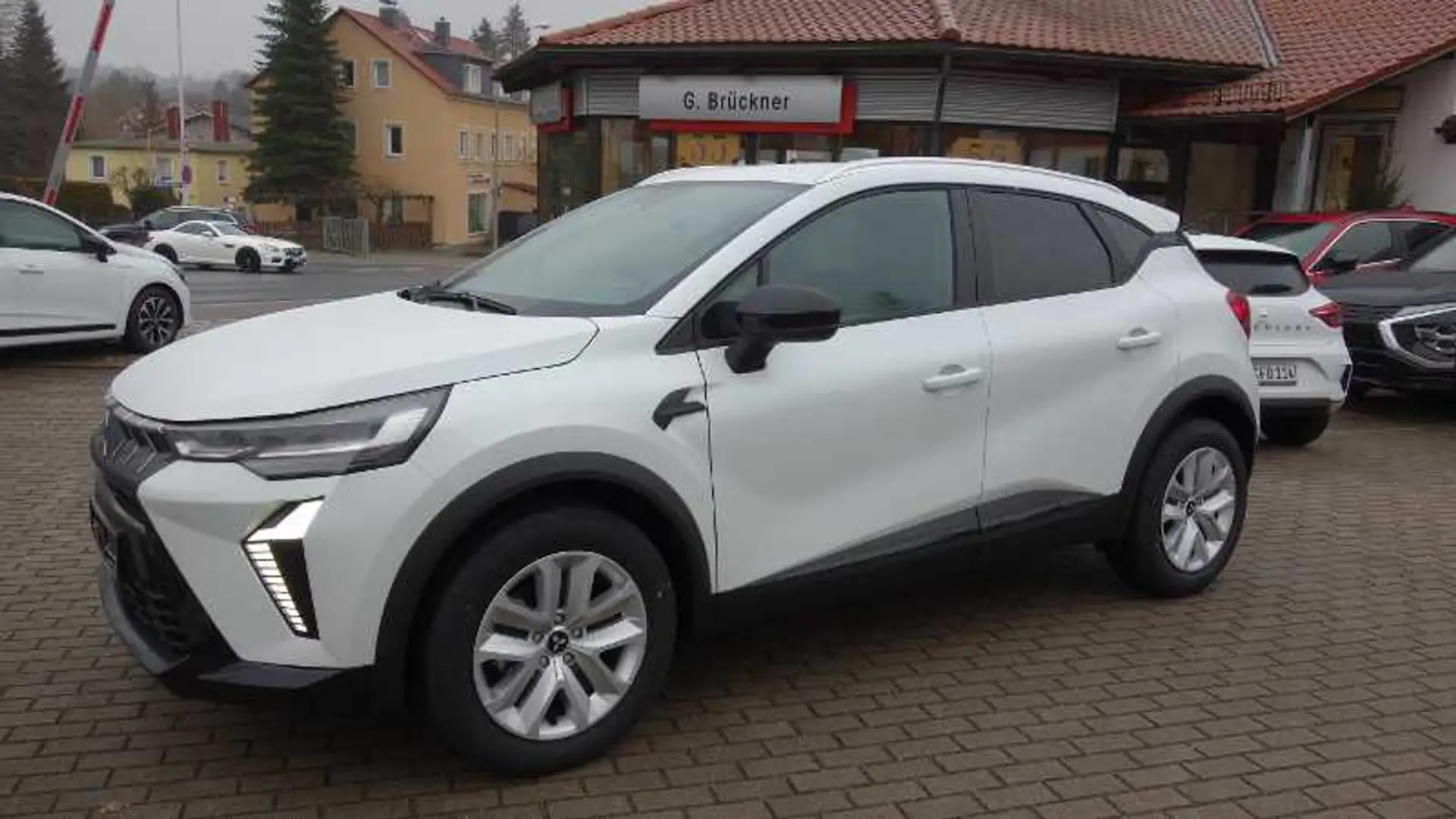 Mitsubishi ASX PLUS 1.3 T-Benziner 6-Gang Weiß - 2