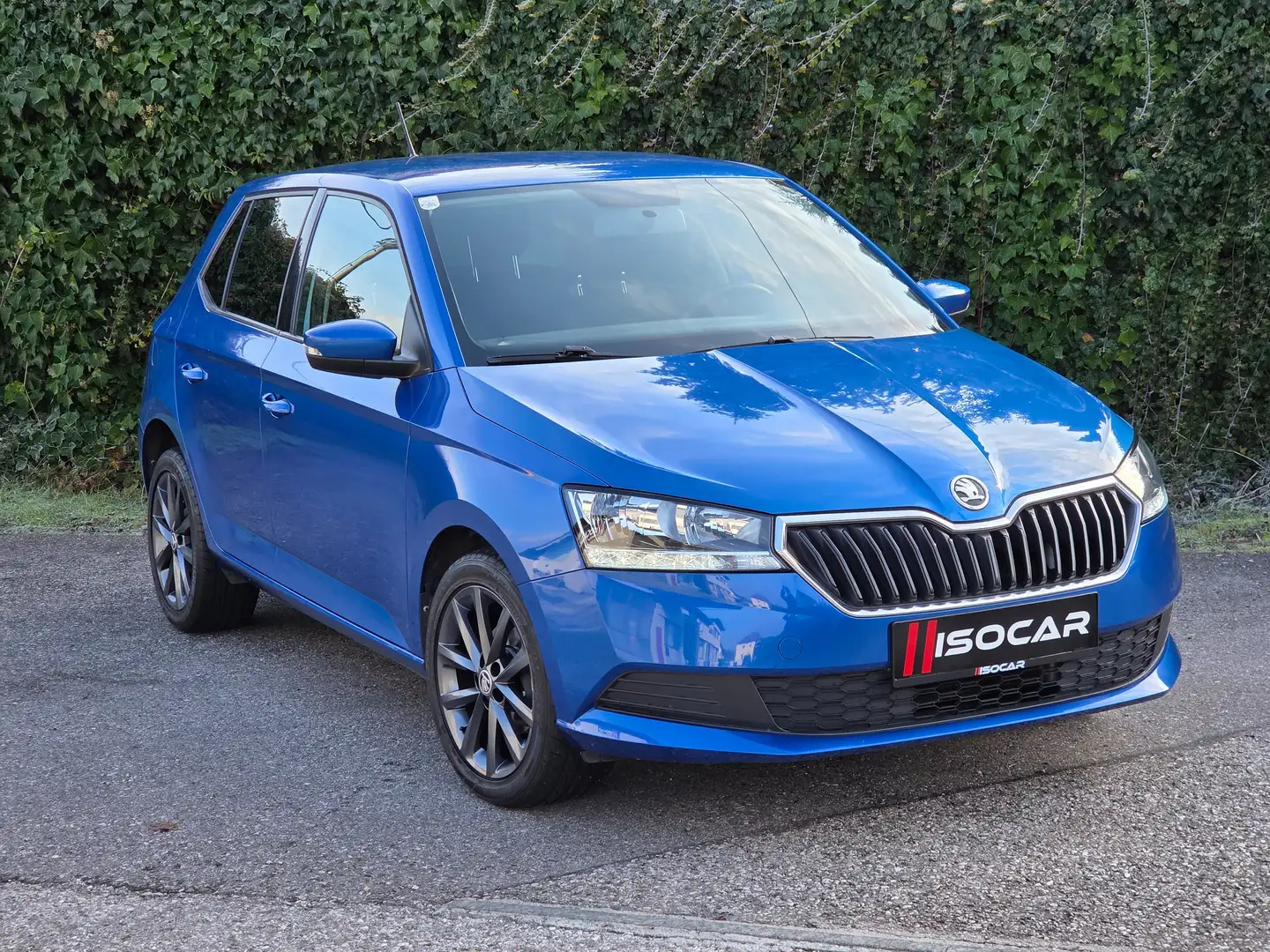 Skoda Fabia 1,0 / WENIG KILOMETER / PARKSENSOREN / SITZHEIZUNG Blau - 1