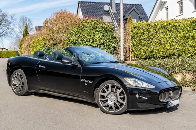 Maserati GranCabrio Automatik NAVI LED SHZ PDC