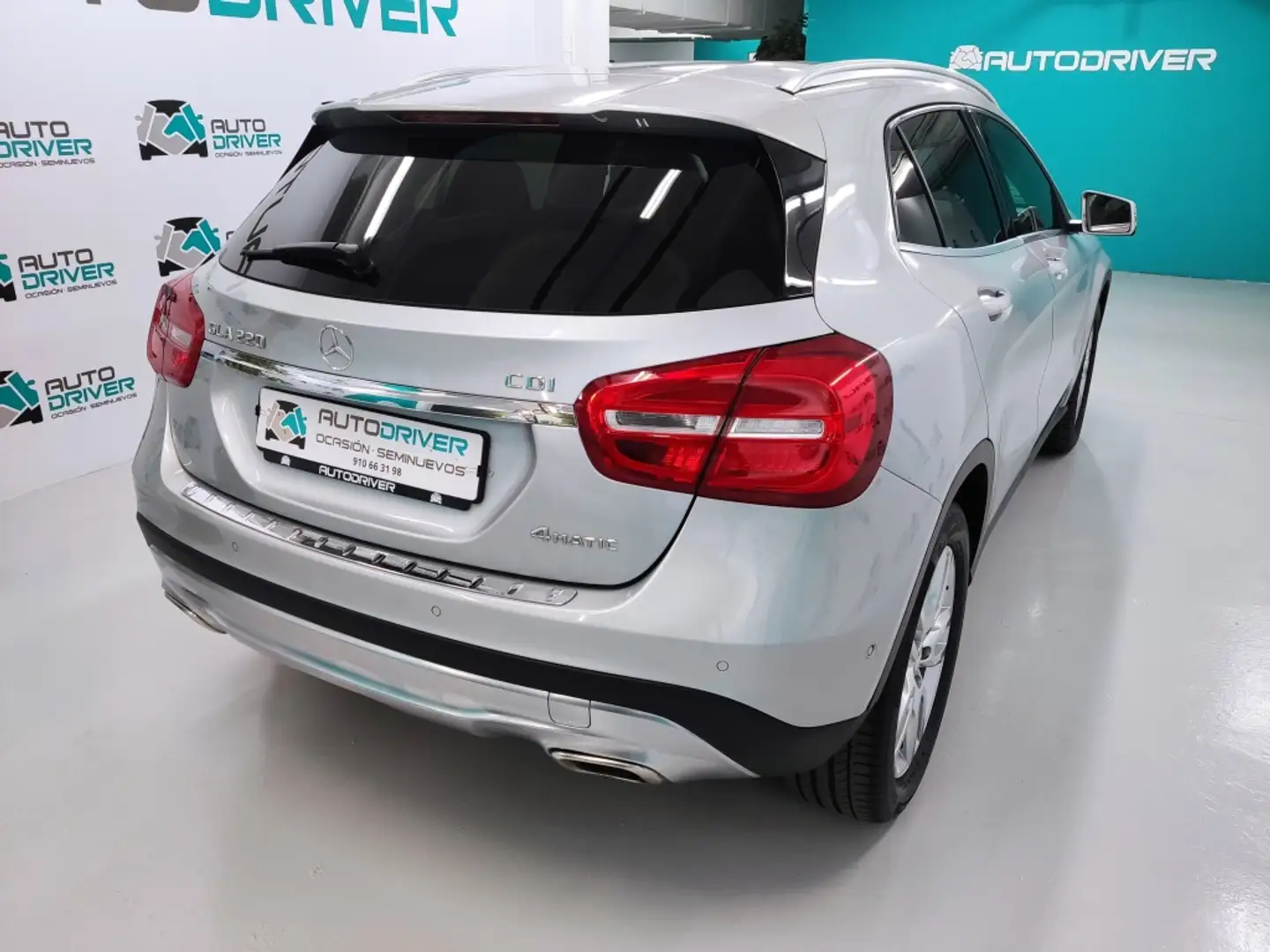 Mercedes-Benz GLA 220 220CDI Urban 4Matic 7G-DCT Gris - 2