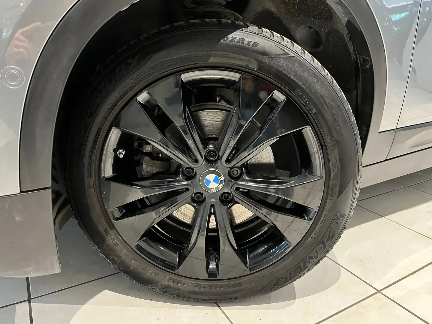 BMW X2 1.5iA sDrive18i 136cv 2023 Airco/Cruise/Navi pro Gris - 2