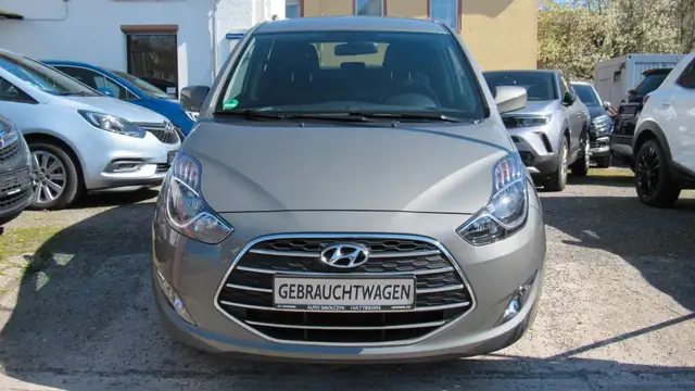 Hyundai iX20 1.6 Space Plus-Paket Automatik