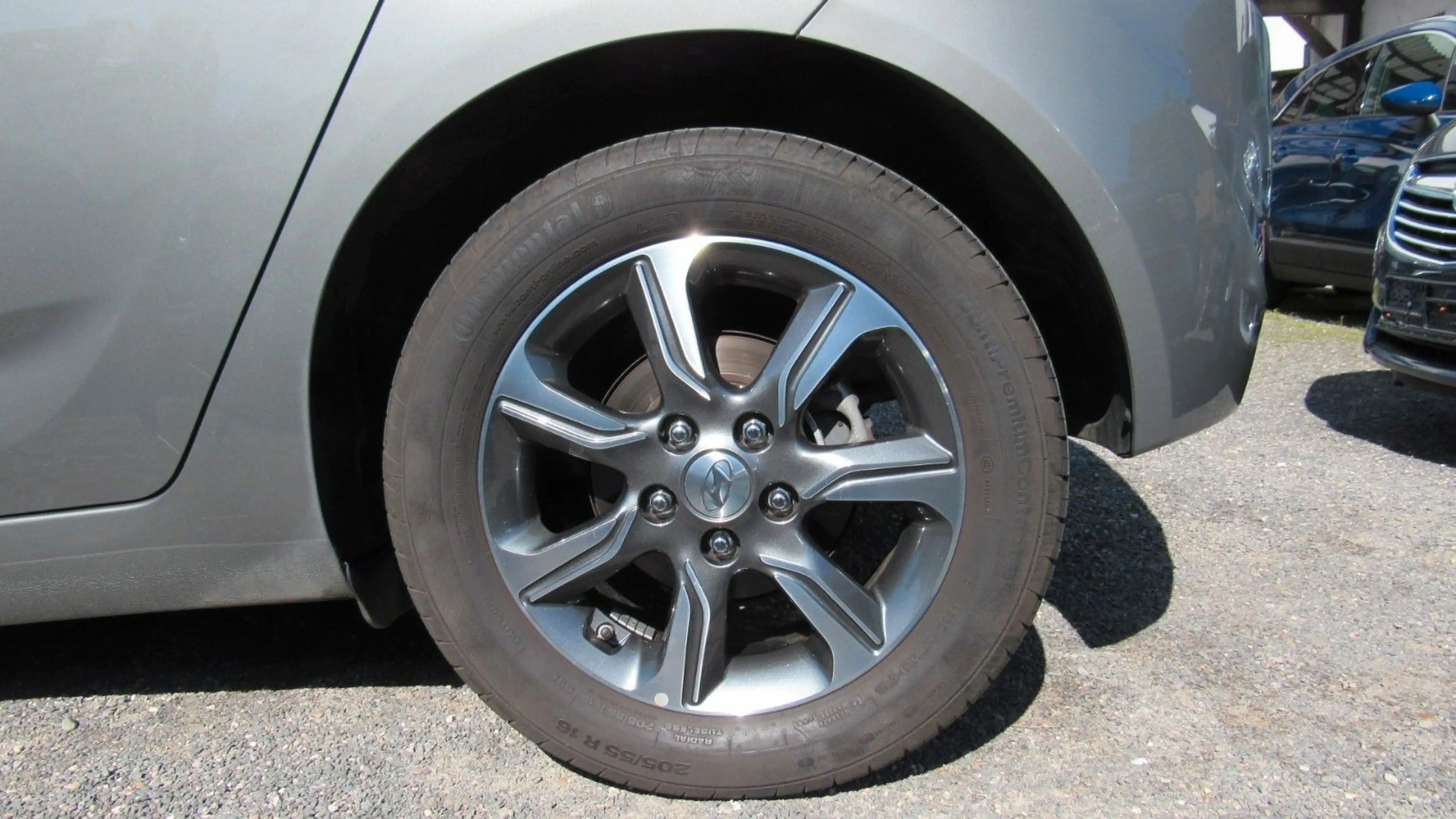 Hyundai iX20 1.6 Space Plus-Paket Automatik — photo 4