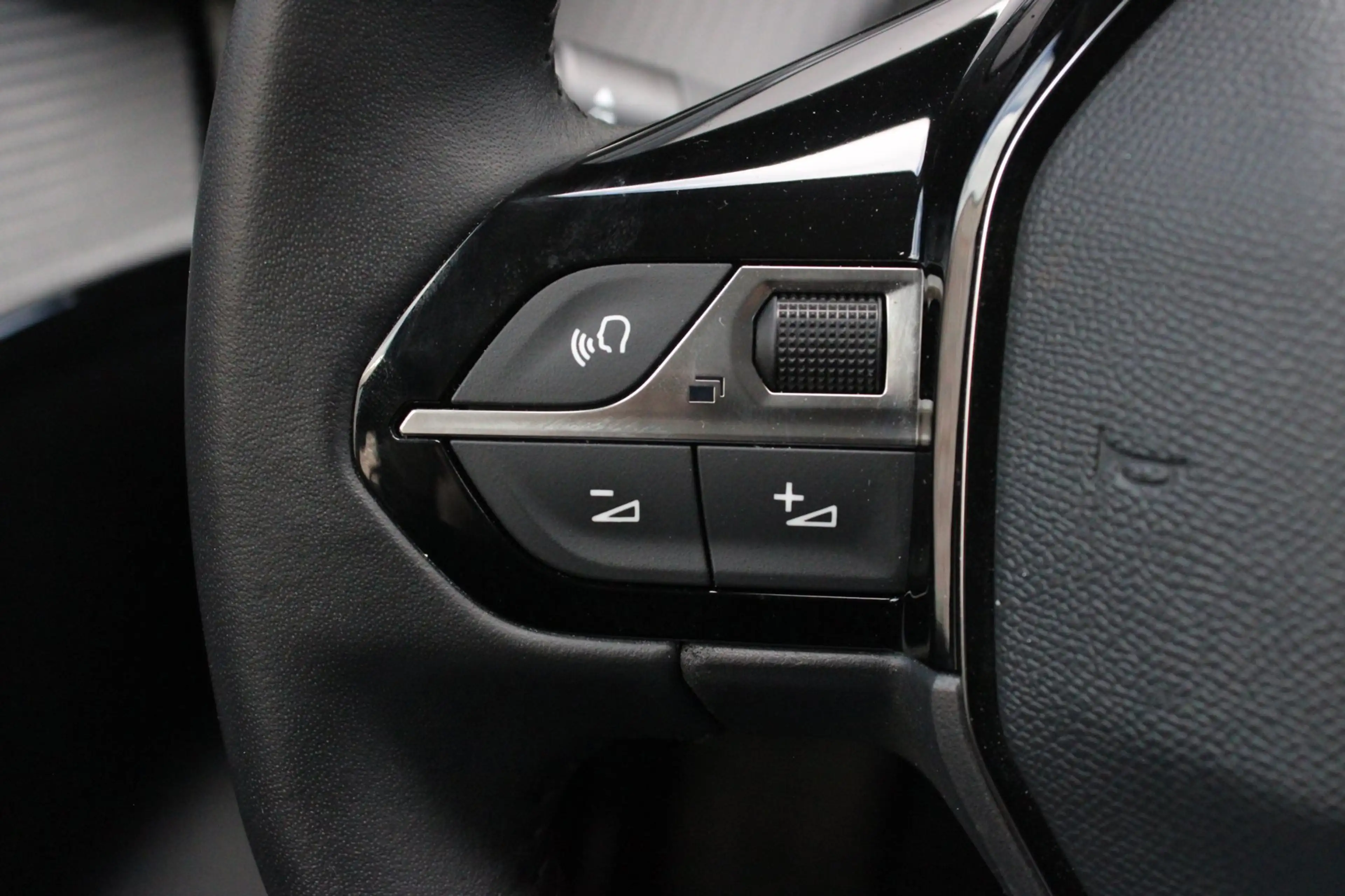 Peugeot e-208 EV Active Pack 50 kWh | SOH 99% | 3-fase| Stoelver — photo 14