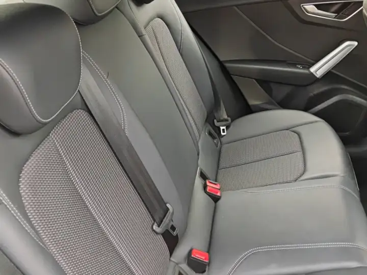 Audi Q2 2025, foto 8