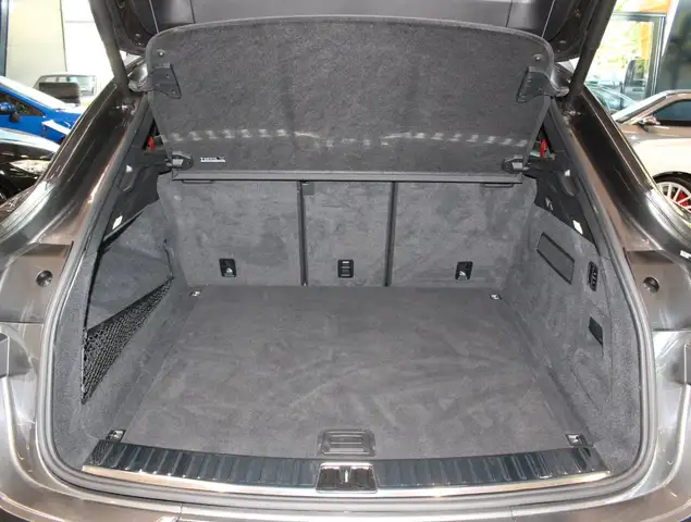 Porsche Cayenne GTS view 7