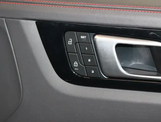 Porsche Cayenne GTS view 11