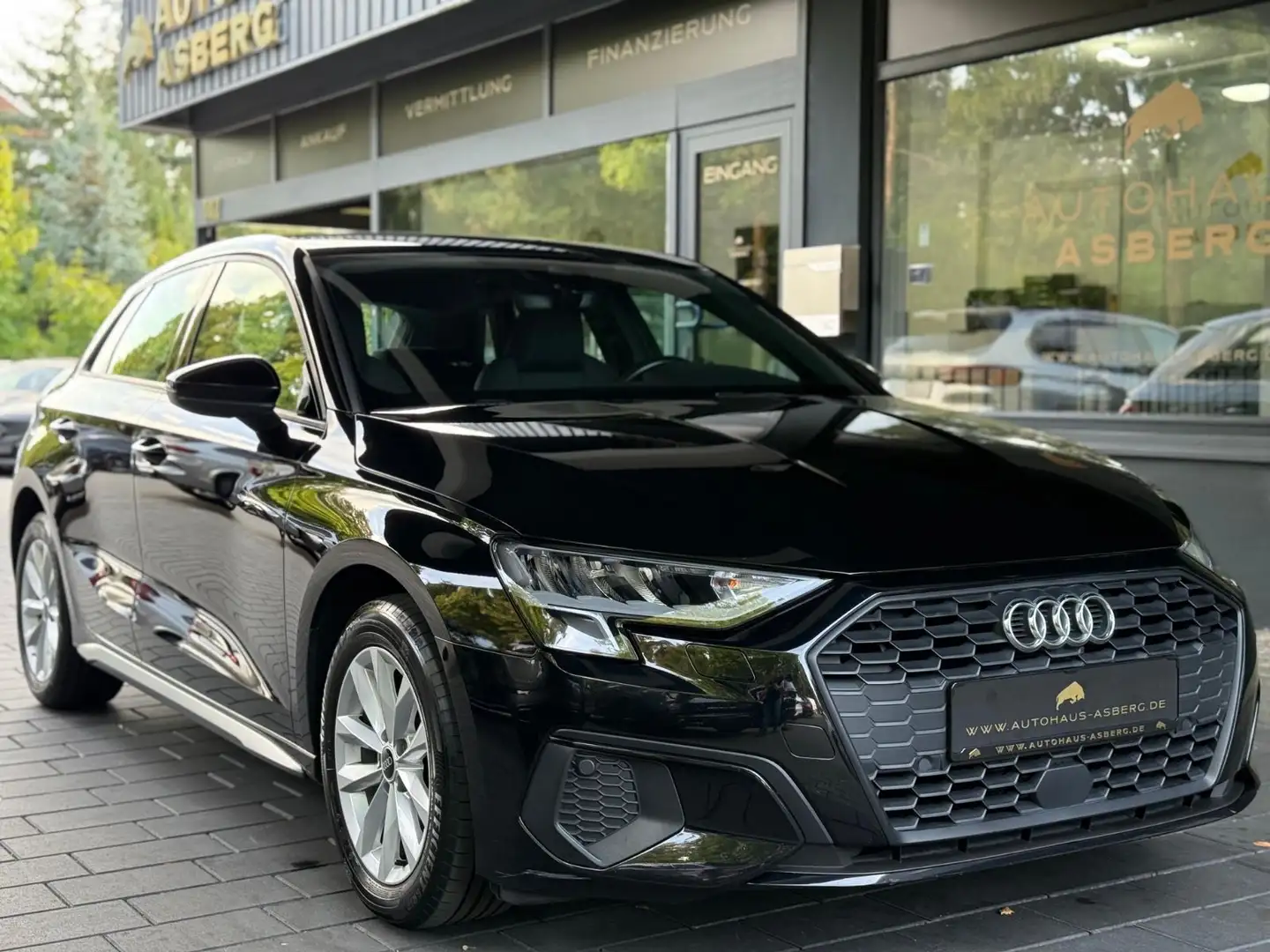 Audi A3 Sportback 35 TFSI LED/PDC/KLIMAAUT./GRA/DAB Schwarz - 1