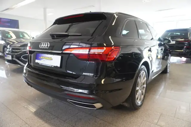 Audi A4 view 5