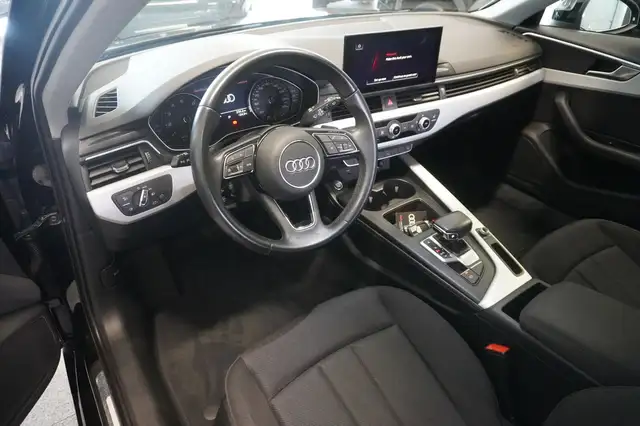 Audi A4 view 7