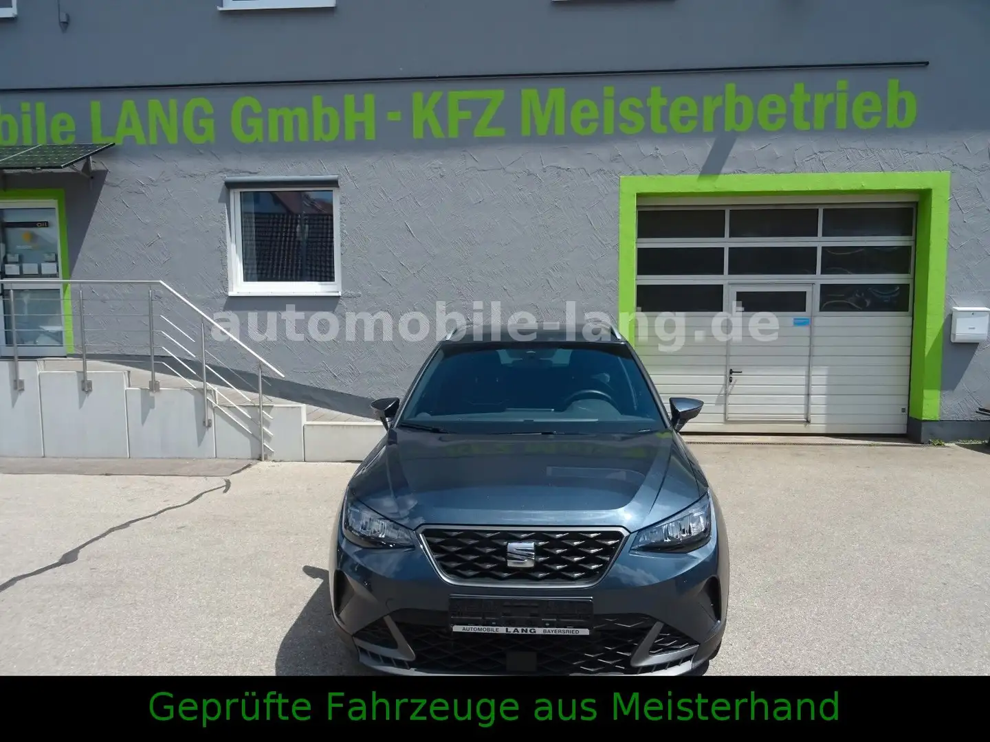 SEAT Arona 1,0 FR #SHZ #NAVI Grau - 2