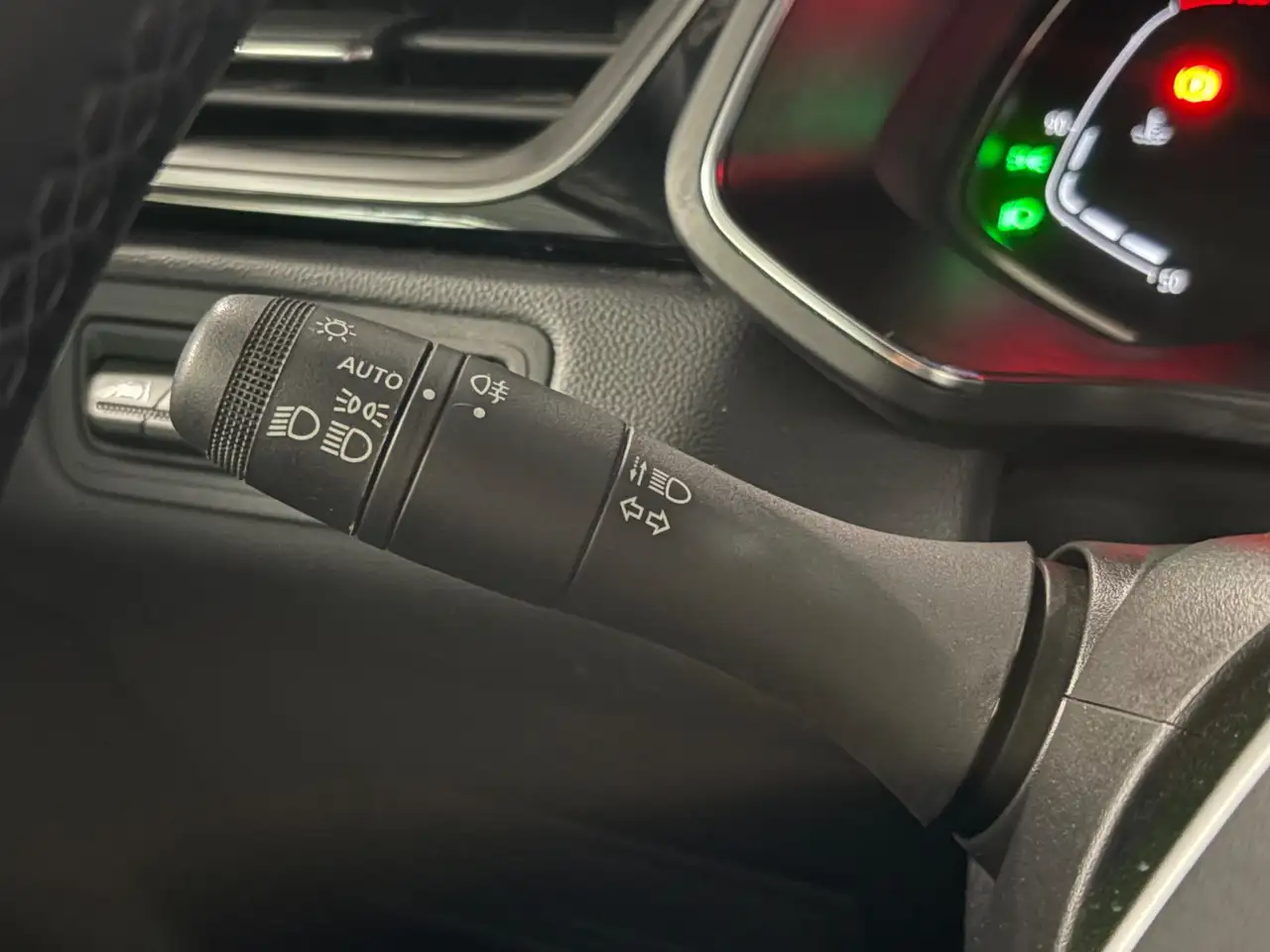 Renault Captur — photo 44
