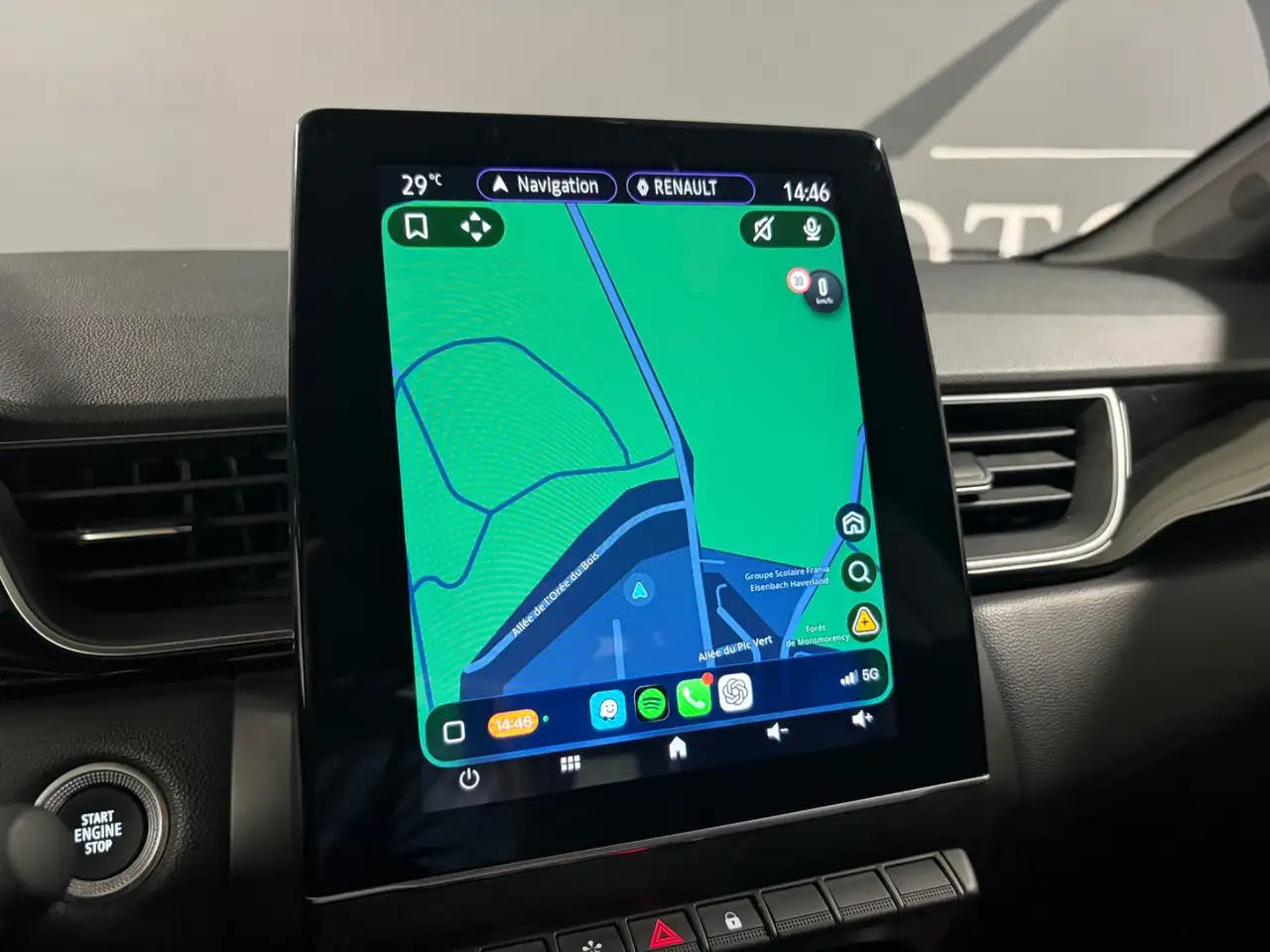 Renault Captur — photo 12