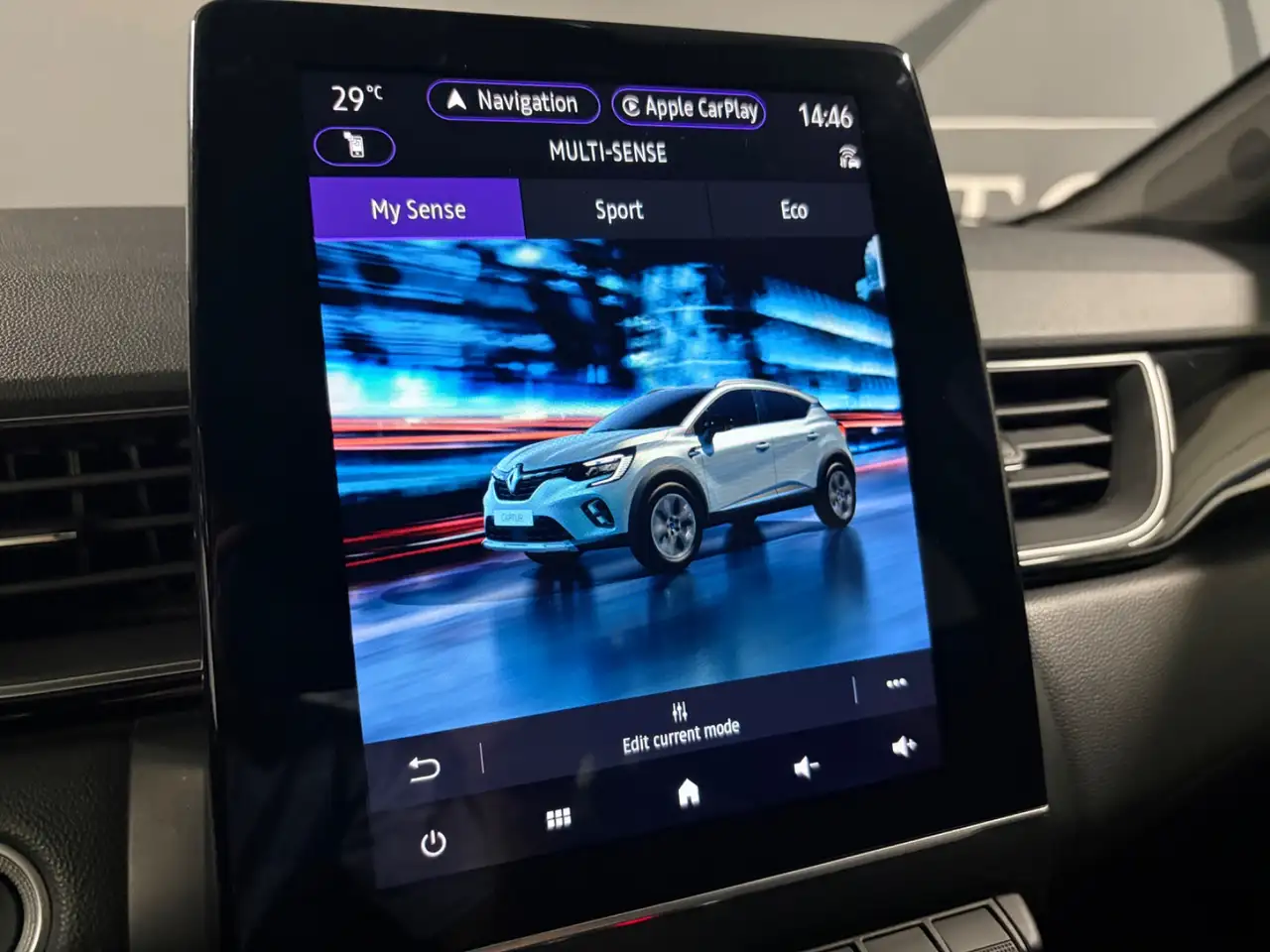 Renault Captur — photo 15