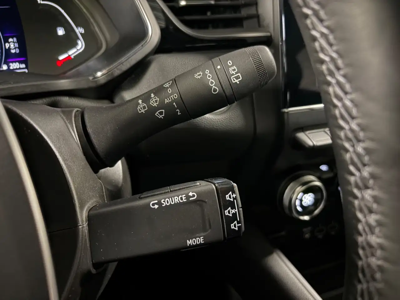 Renault Captur — photo 43