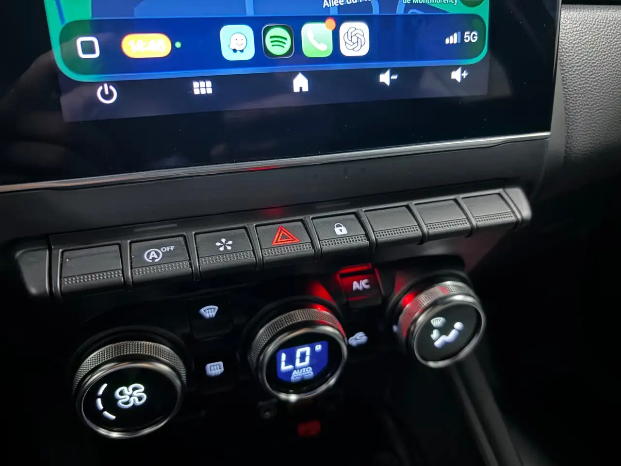 Renault Captur — photo 14