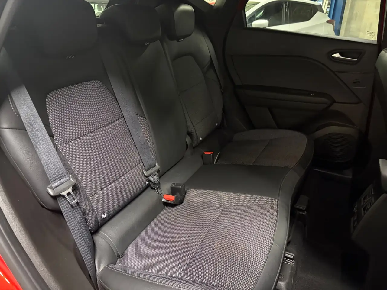 Renault Captur — photo 39
