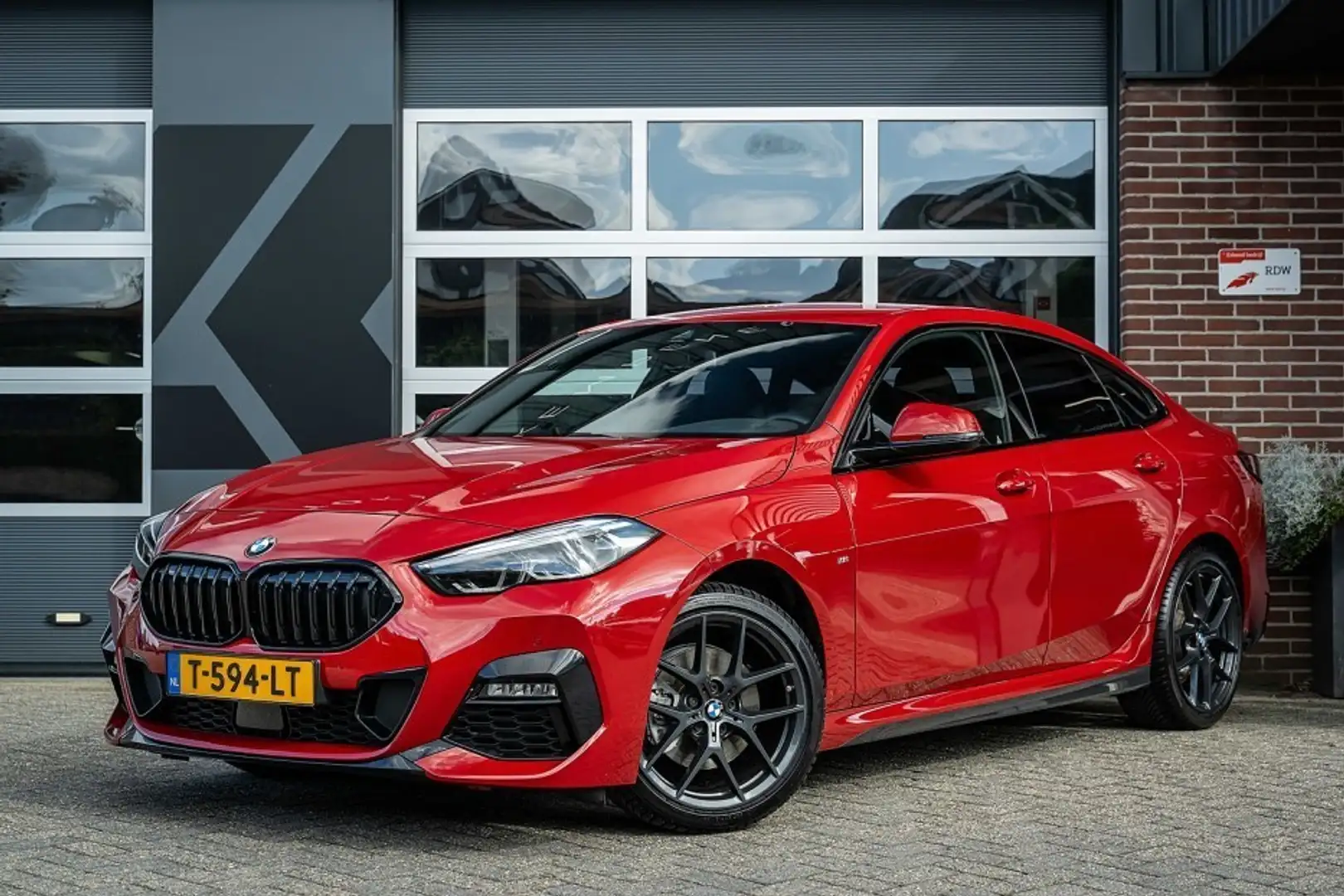BMW 218 218i | M-Sport | Cruise | Sportstoelen | Active Gu Rouge - 1