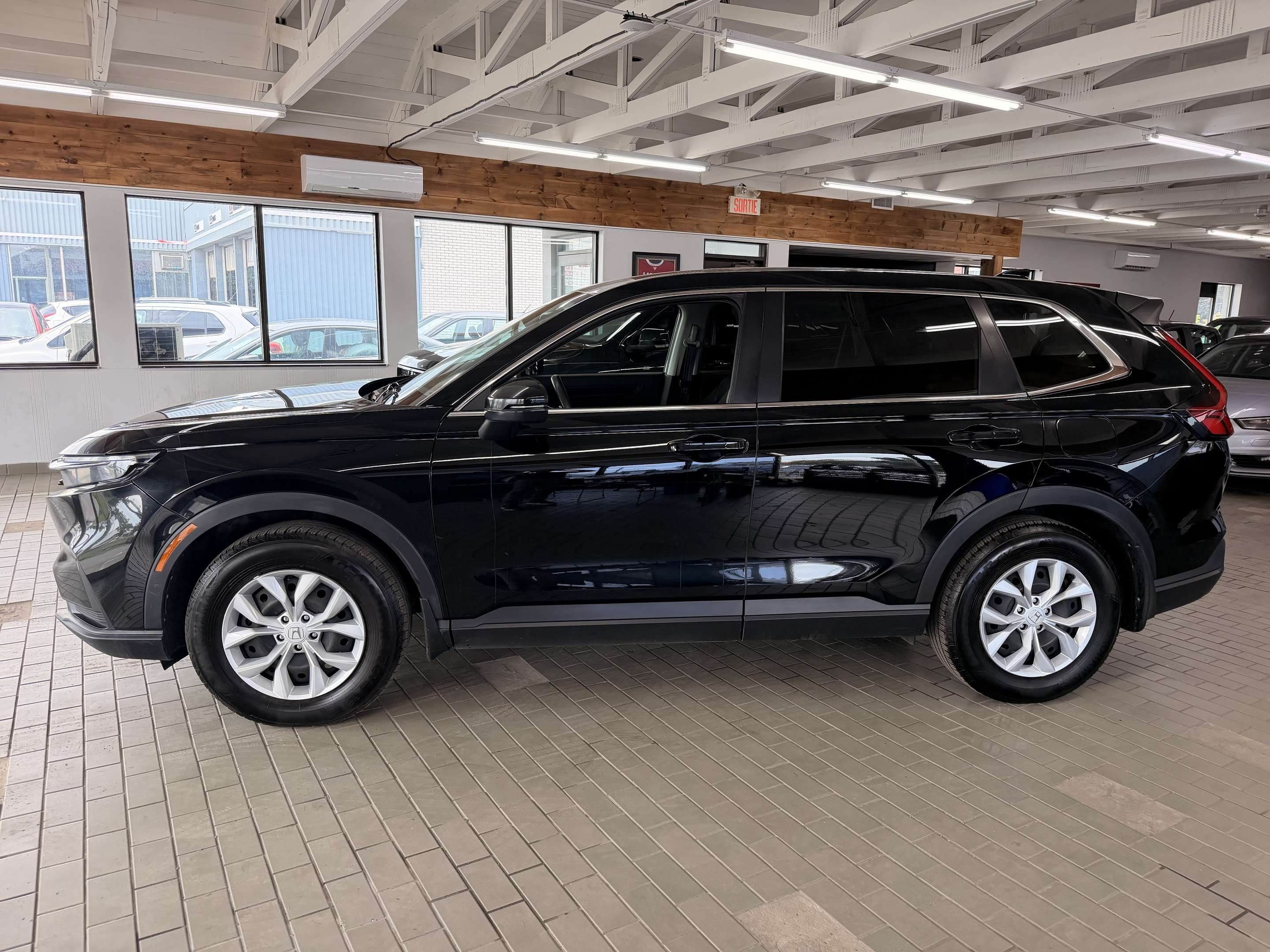 2023 Honda CR-V LX - Image 5
