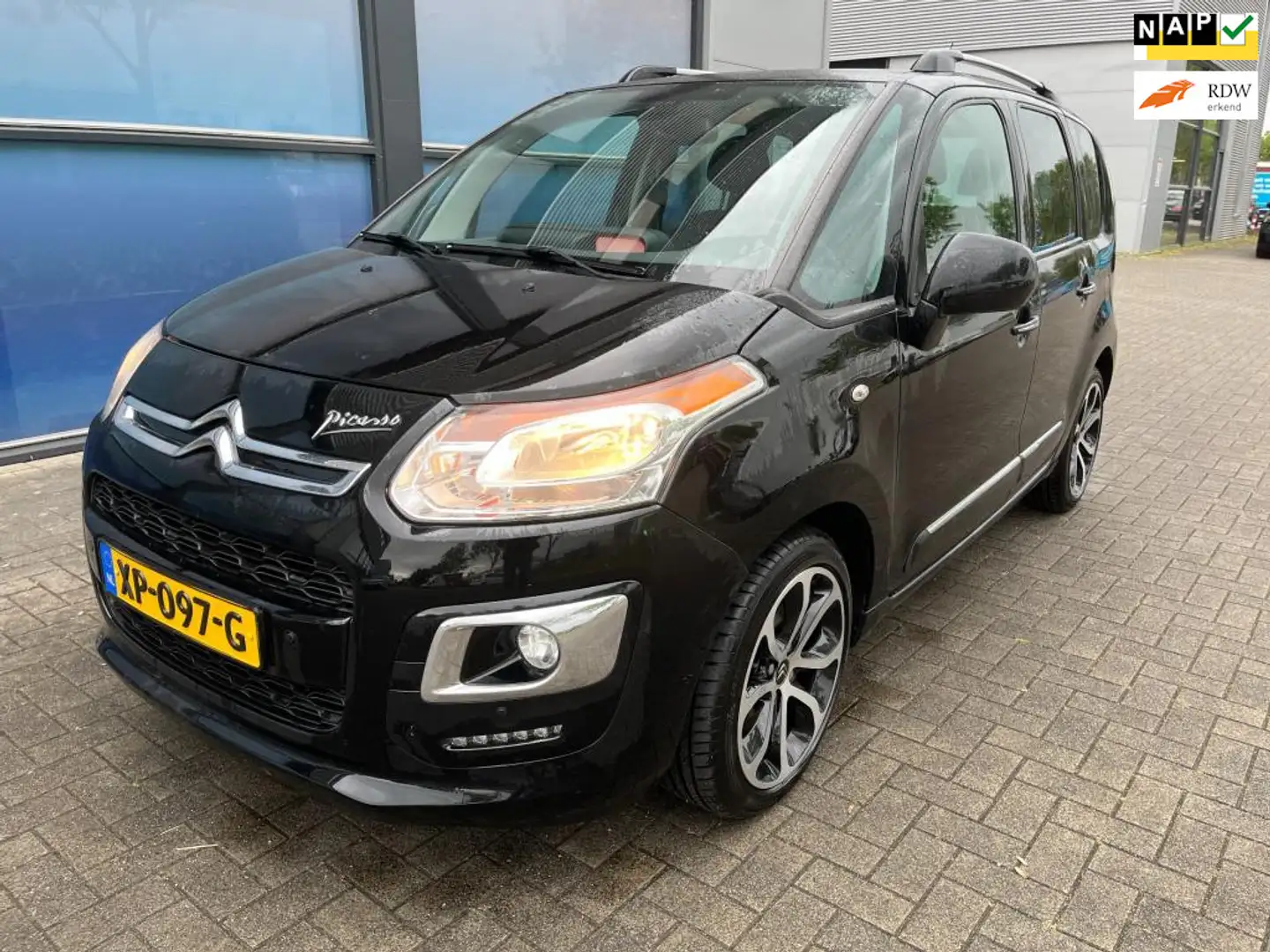 Citroen C3 Picasso 1.2 PureTech Exclusive Zwart - 1