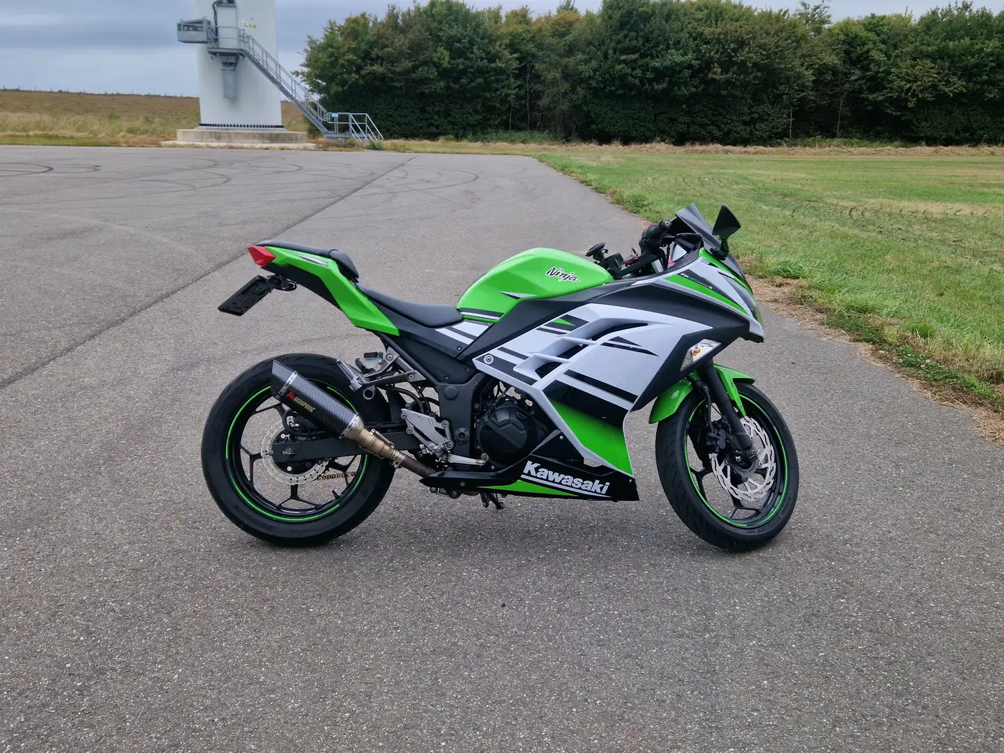 Kawasaki Ninja 300 KRT Edition Groen - 2