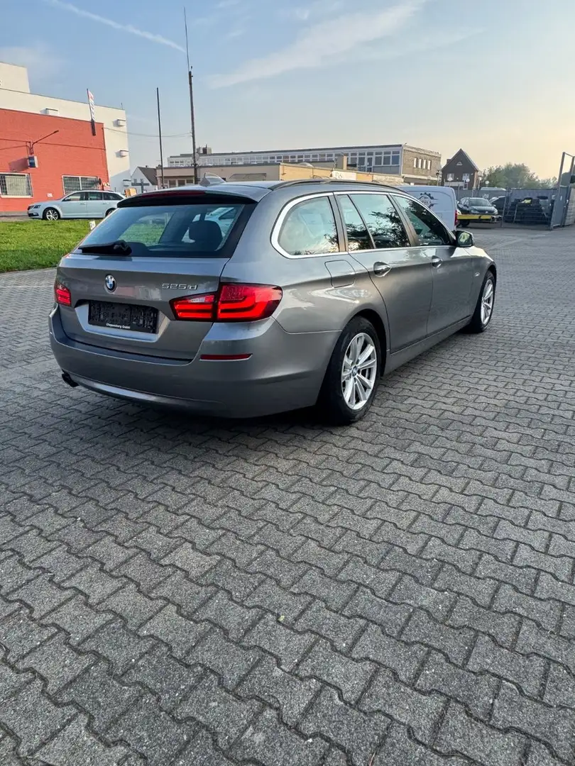 BMW 525 d Touring*NAVI*LEDER*STANDHZ*SHZ*KEYLESS* Gri - 2