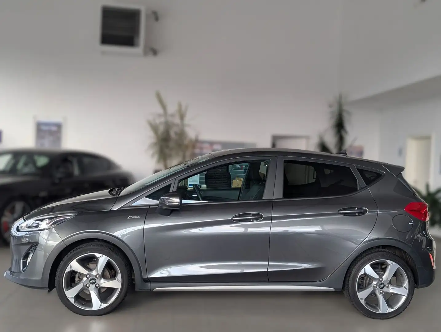 Ford Fiesta 1.0 EB Active Aut /Navi/SHZ/PDC/DAB Grau - 2