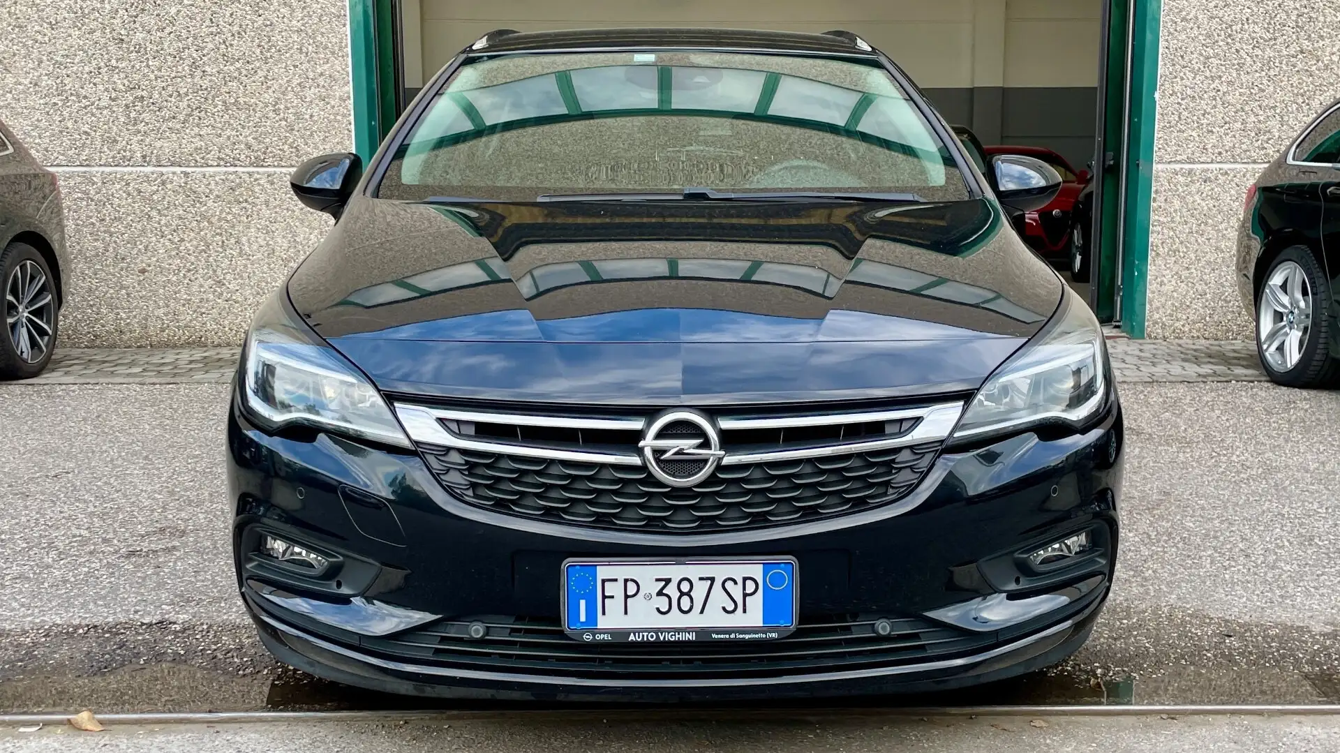 Opel Astra OPEL ASTRA 1.6 CDTI SPORTS TOURER INNOVATION 136CV Schwarz - 2