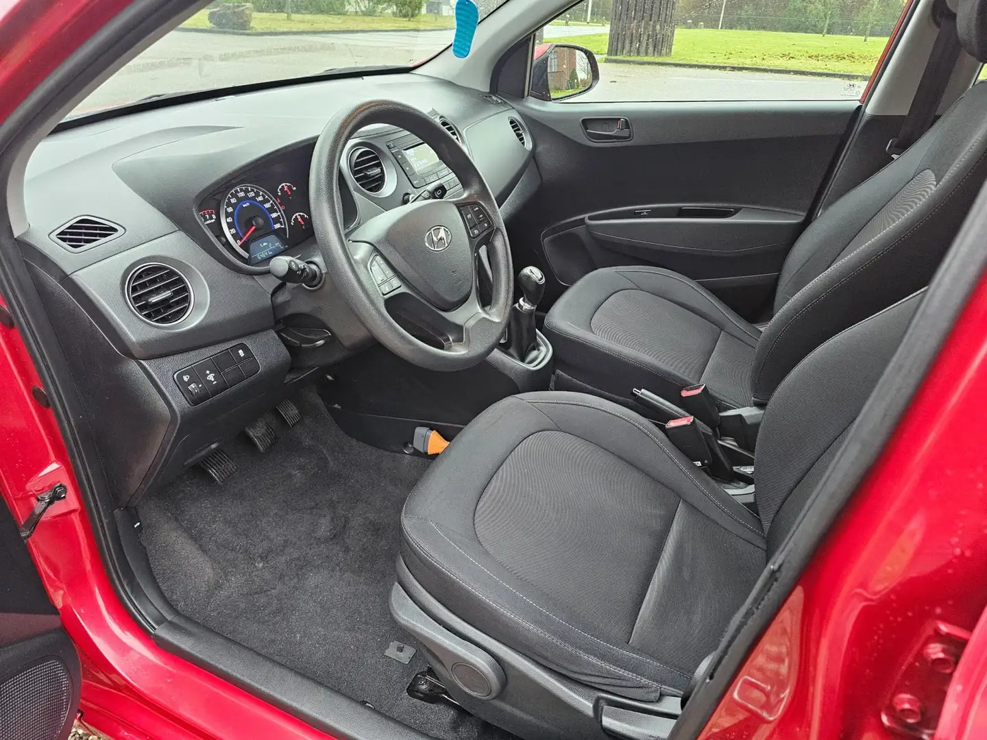 Hyundai i10 1.0i Comfort 5-deurs AIRCO nieuwstaat Rot - 2