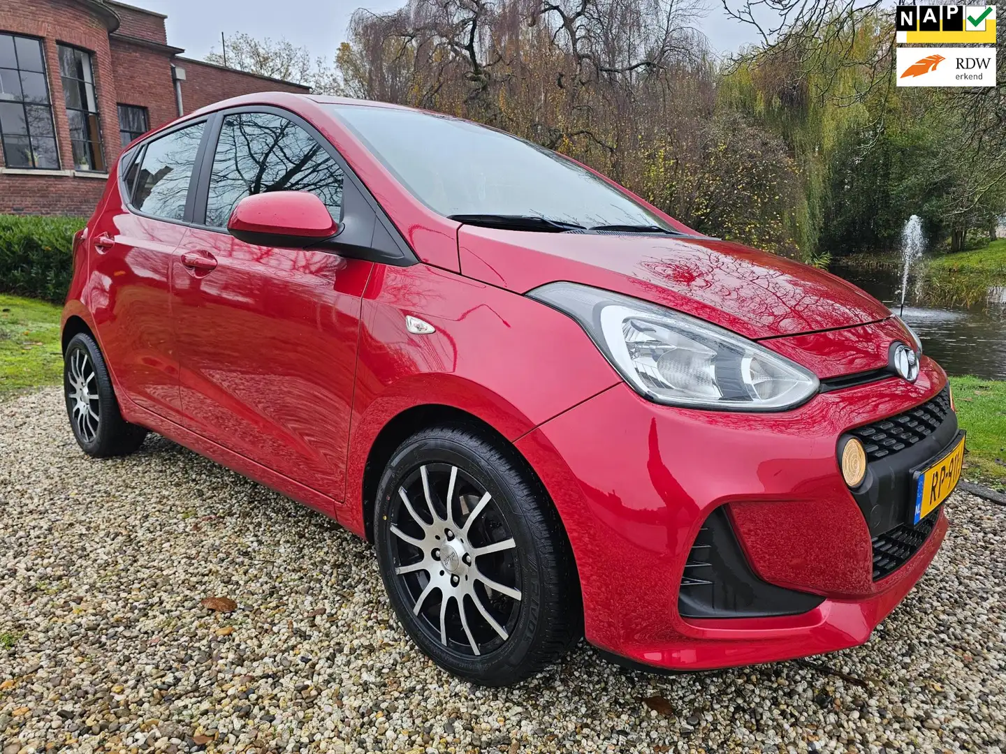 Hyundai i10 1.0i Comfort 5-deurs AIRCO nieuwstaat Rot - 1
