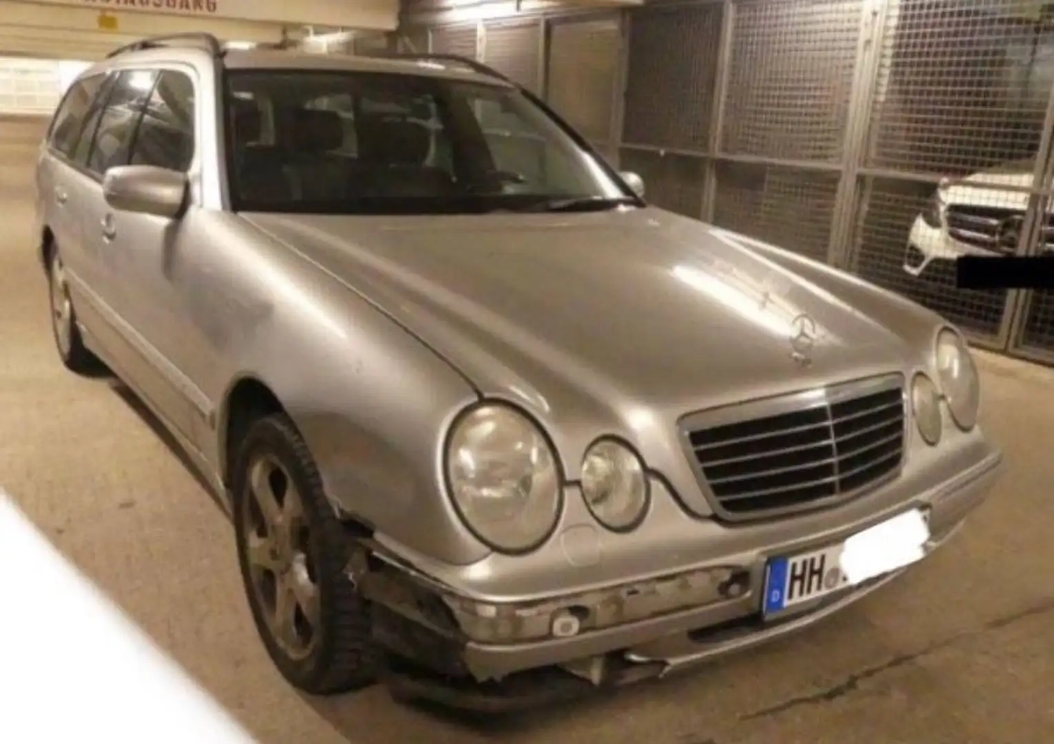 Mercedes-Benz E 320 T Avantgarde 4-Matic - 2