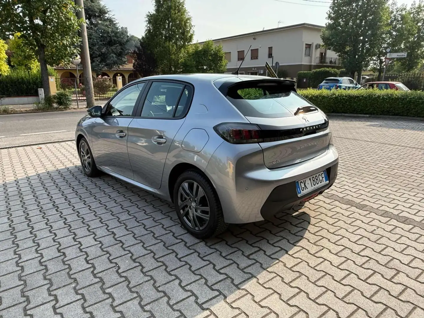 Peugeot 208 PureTech 75 Stop&Start 5 porte Active Pack Grigio - 2