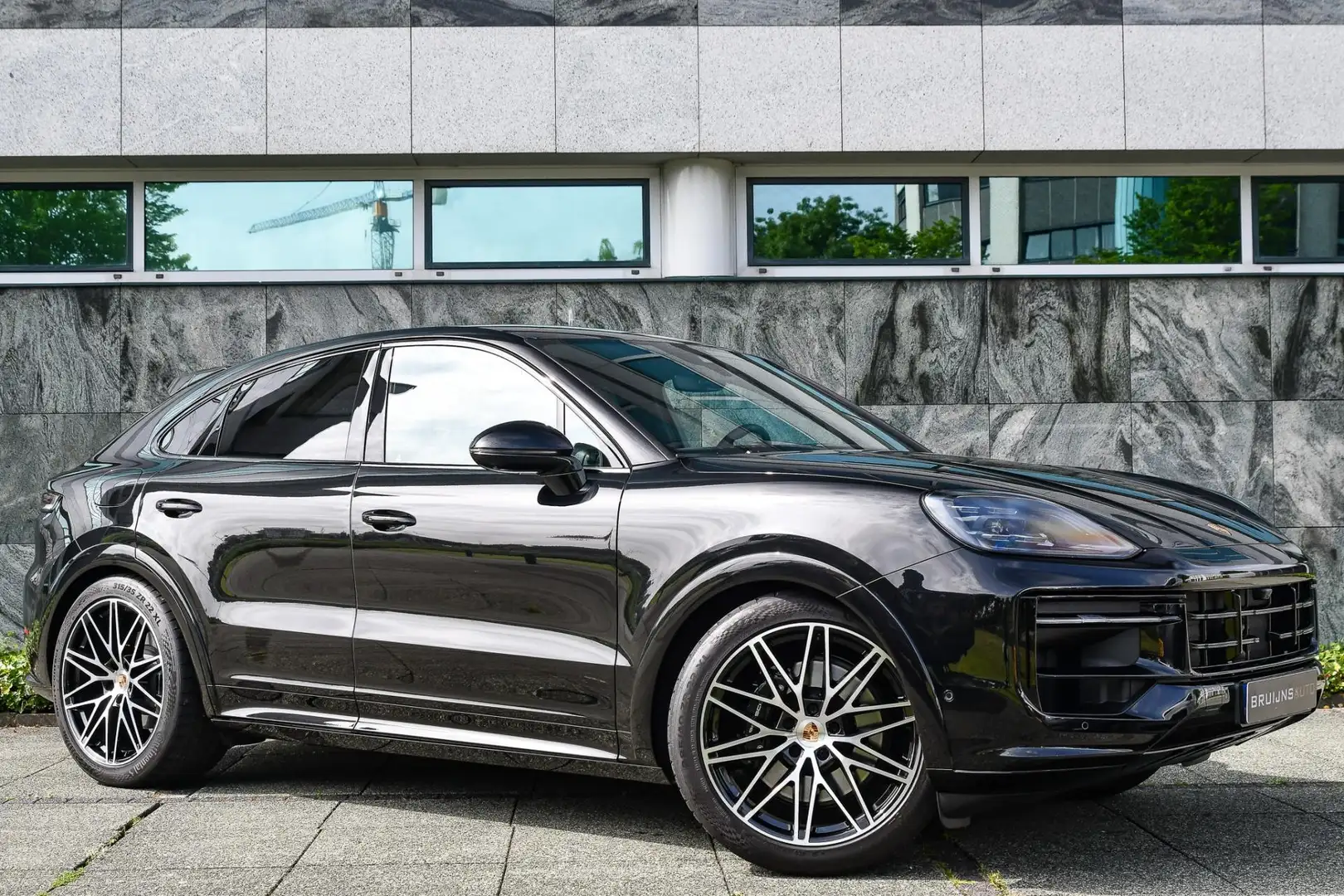 Porsche Cayenne Coupé 3.0 E-Hybrid |Sport&design|Ventilatie|22inch Noir - 2