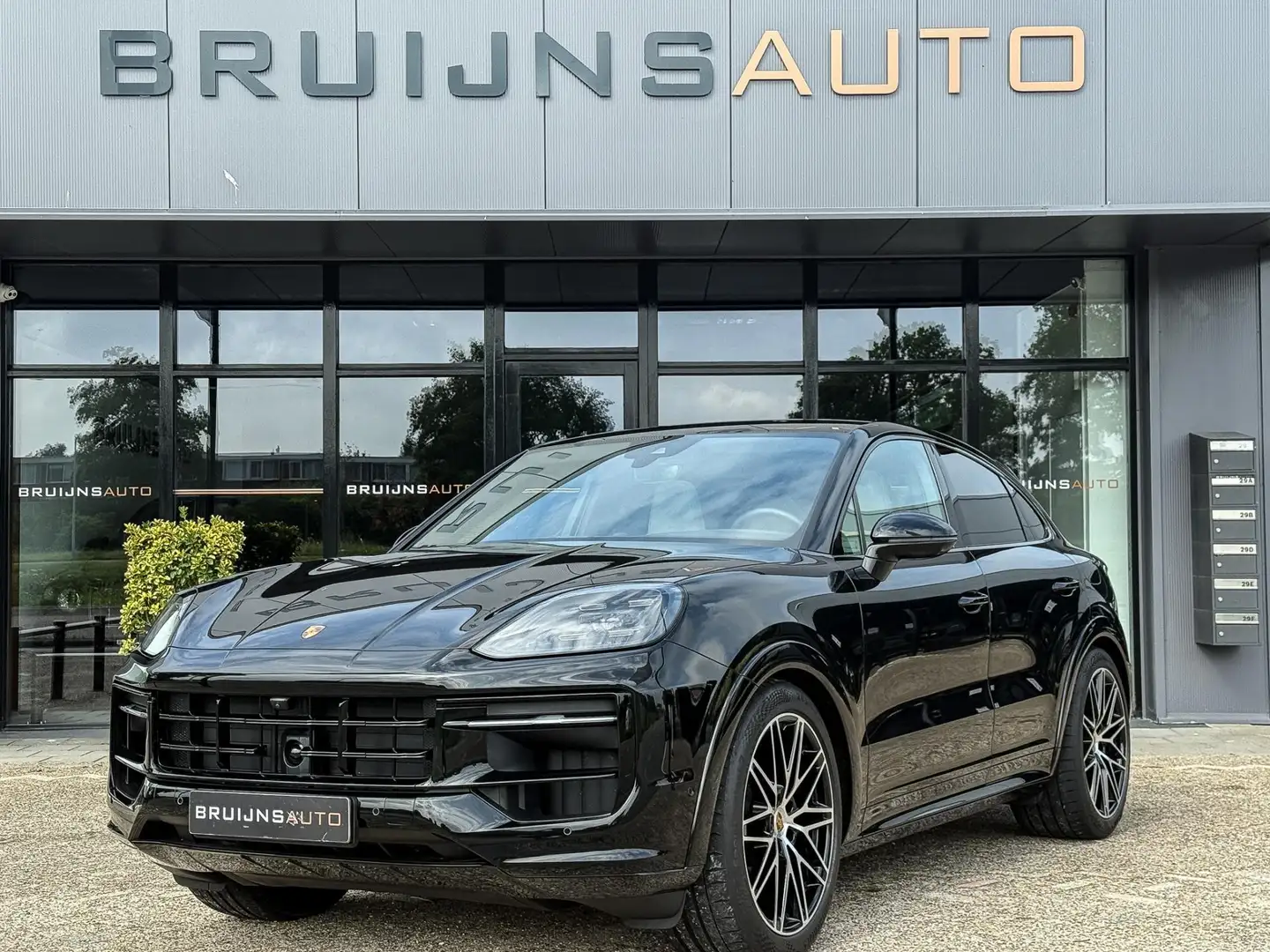Porsche Cayenne Coupé 3.0 E-Hybrid |Sport&design|Ventilatie|22inch Noir - 1
