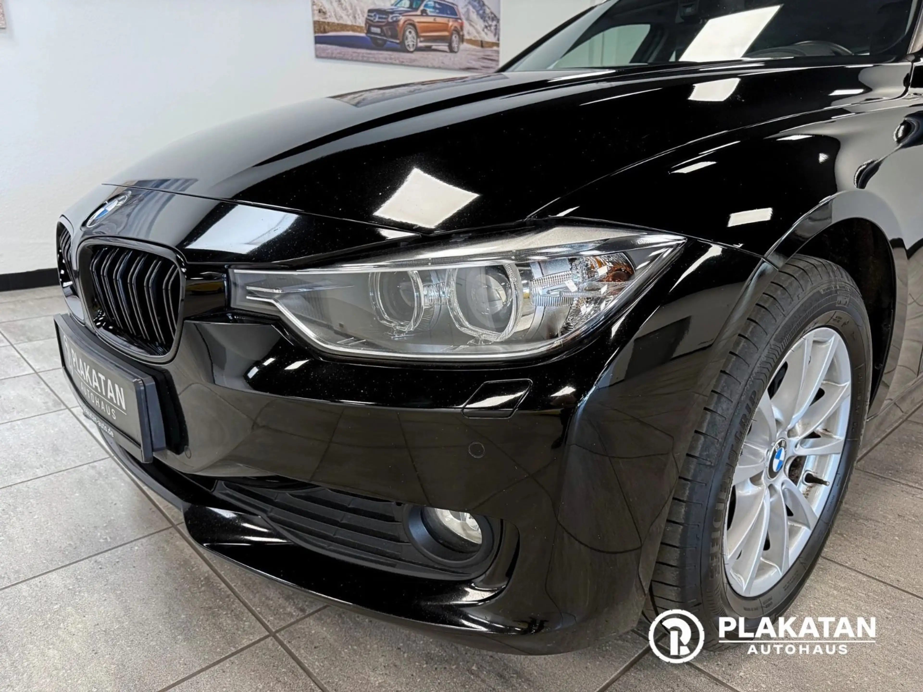BMW 318 d Touring Leder Navi Bi-Xenon — photo 9