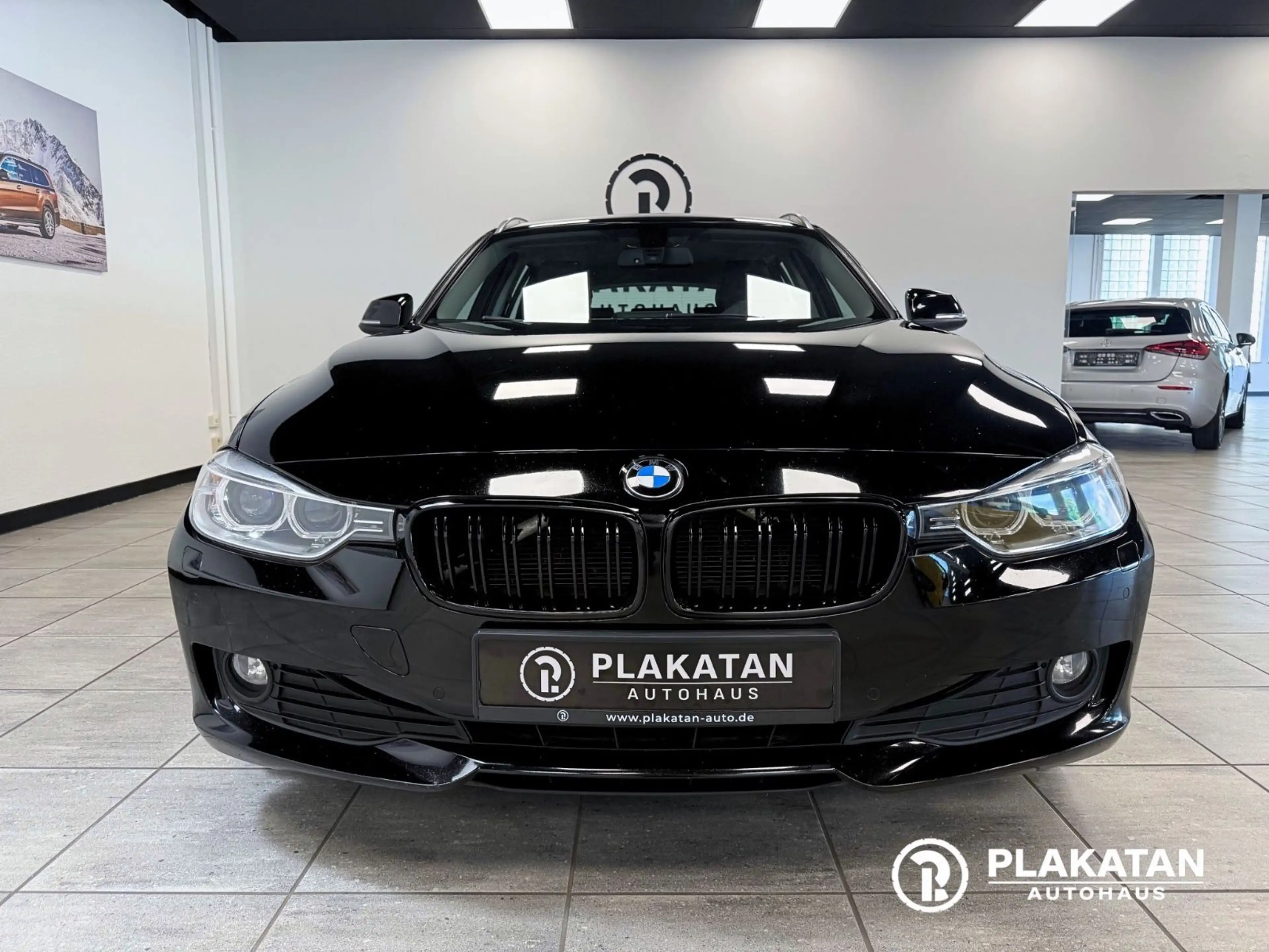 BMW 318 d Touring Leder Navi Bi-Xenon — photo 2