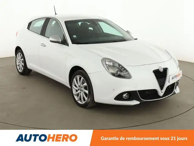 Alfa Romeo Giulietta view 8