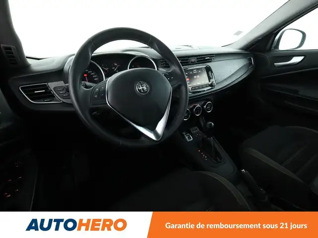 Alfa Romeo Giulietta view 11