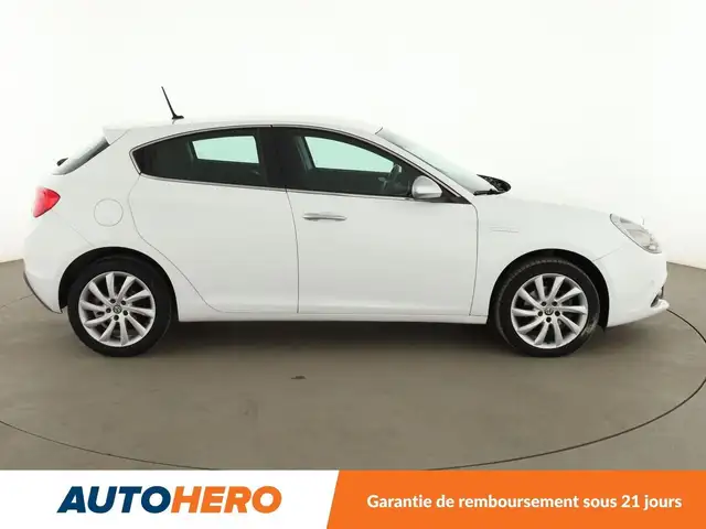 Alfa Romeo Giulietta view 7