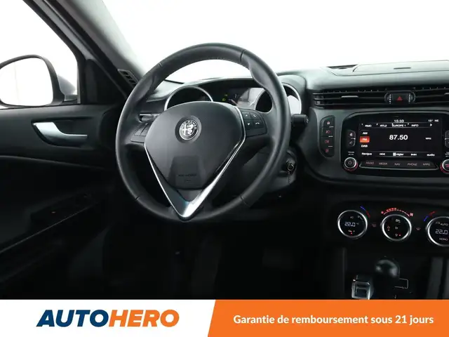 Alfa Romeo Giulietta view 13