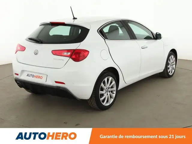 Alfa Romeo Giulietta view 6
