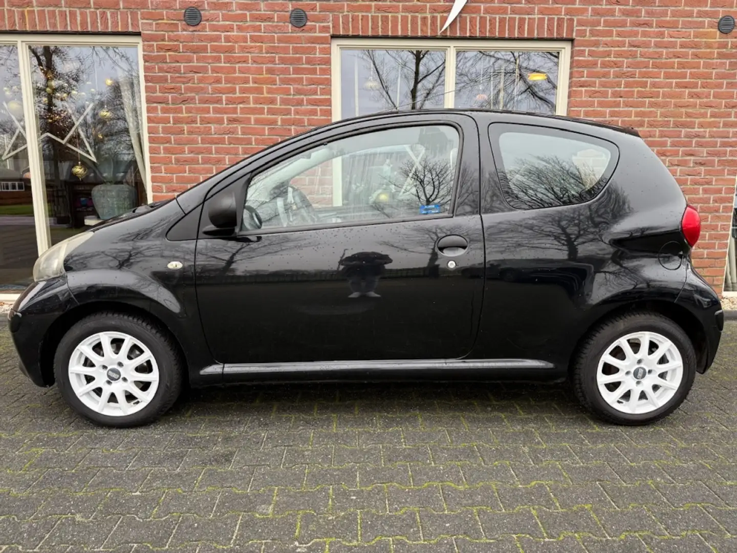 Toyota Aygo 1.0-12V NIEUWE APK / RIJDT GOED / RIJKLAAR / ALL S Zwart - 2