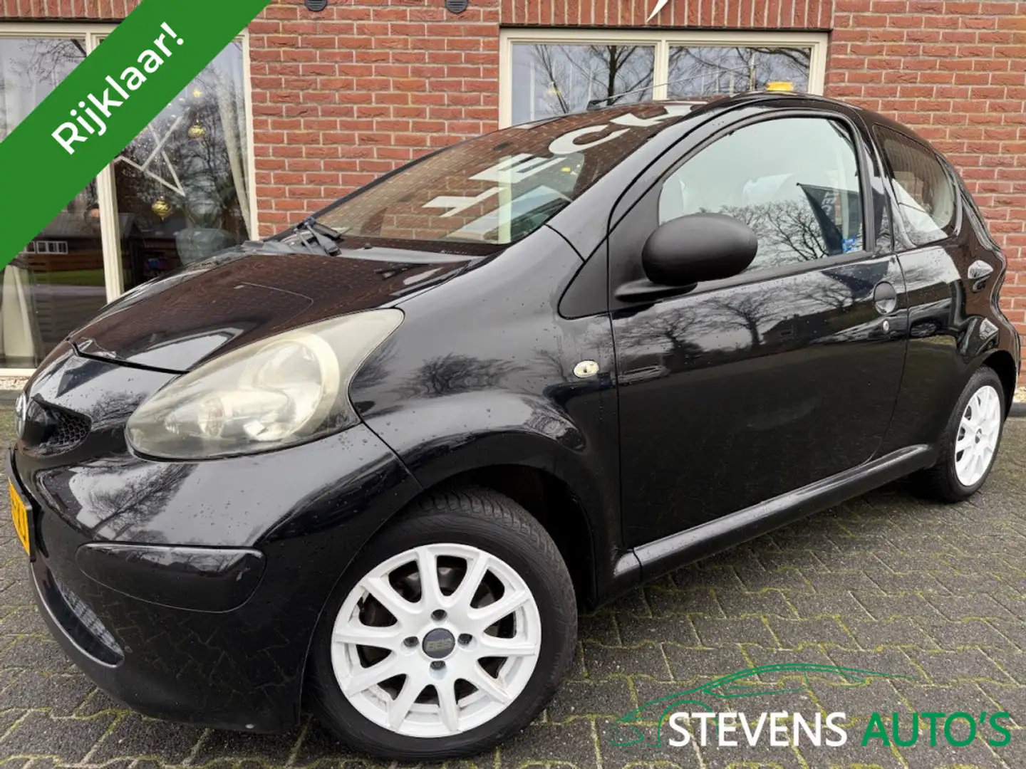 Toyota Aygo 1.0-12V NIEUWE APK / RIJDT GOED / RIJKLAAR / ALL S Zwart - 1