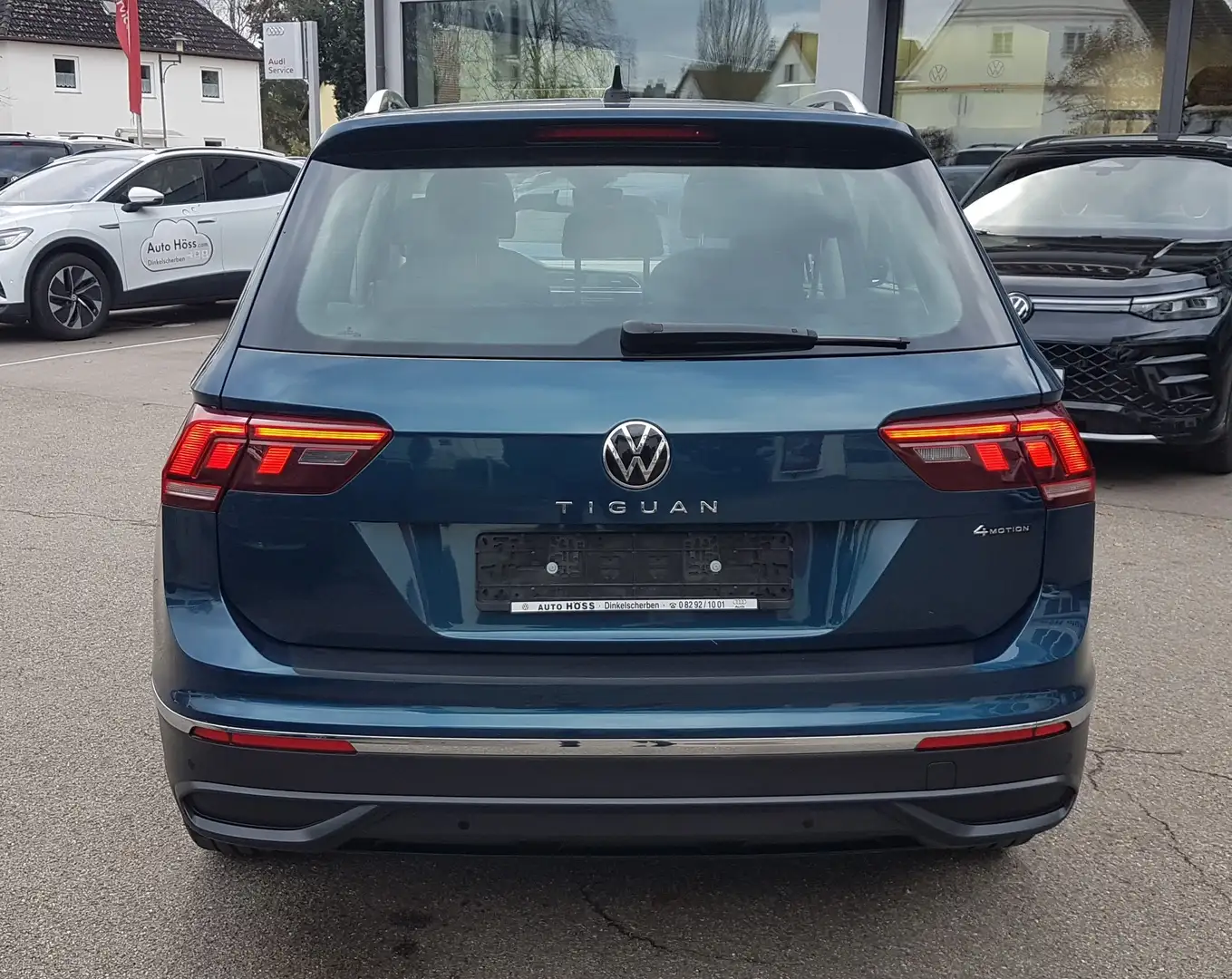 Volkswagen Tiguan Life 4Motion*AHK*NAVI*PANO VO U HI*REAR VIEW*ACC* Blau - 2